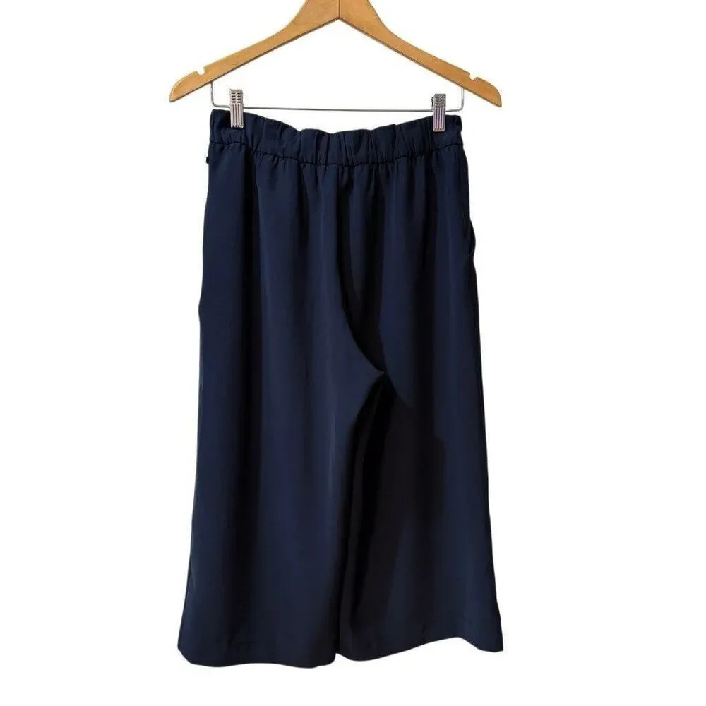 Lululemon Noir Cropped Pants Travel Woven Fabric Size 8 True Navy